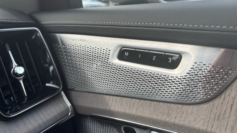 Volvo XC90 2.0 T8 PHEV Ultra Dark 5dr AWD Geartronic Estate